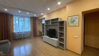 Гостиница Славяночка Глазов Трехкомнатная квартира на ул. Комсомольской-2