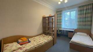 Гостиница Славяночка Глазов Трехкомнатная квартира на ул. Комсомольской-6