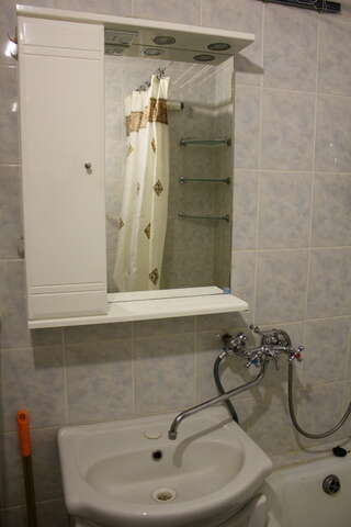 Гостиница Славяночка Глазов Двухкомнатная квартира на ул. Первомайской-8