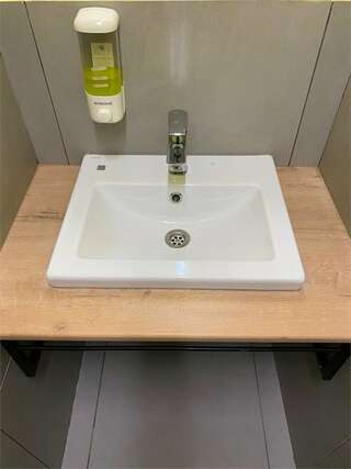 Гостиница Славяночка Глазов Апартаменты "Лимасол" на ул. Сулимова (3 комнаты)-10