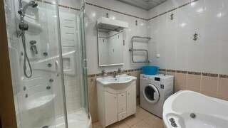 Гостиница Славяночка Глазов Трехкомнатная квартира на ул. Комсомольской-7