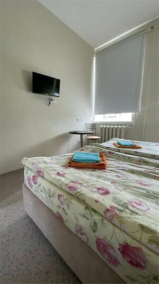 Гостиница Славяночка Глазов Апартаменты "Лимасол" на ул. Сулимова (3 комнаты)-5