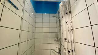 Гостиница Славяночка Глазов Апартаменты "Лимасол" на ул. Сулимова (3 комнаты)-7