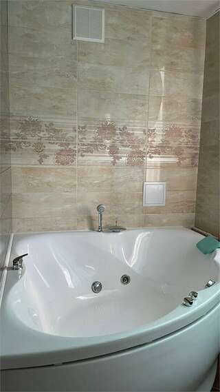 Гостиница Славяночка Глазов Де Люкс с джакузи-7